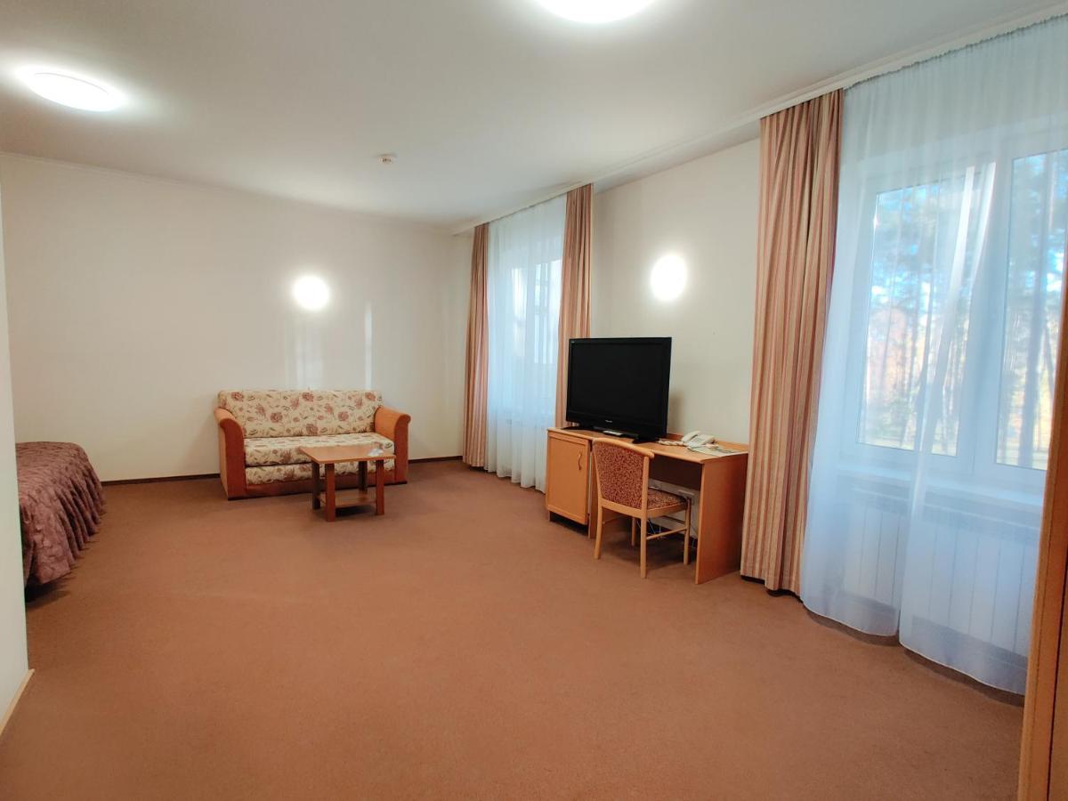 Hotel Заміський Комплекс "Пуща Лісна" Moschun Habitación foto